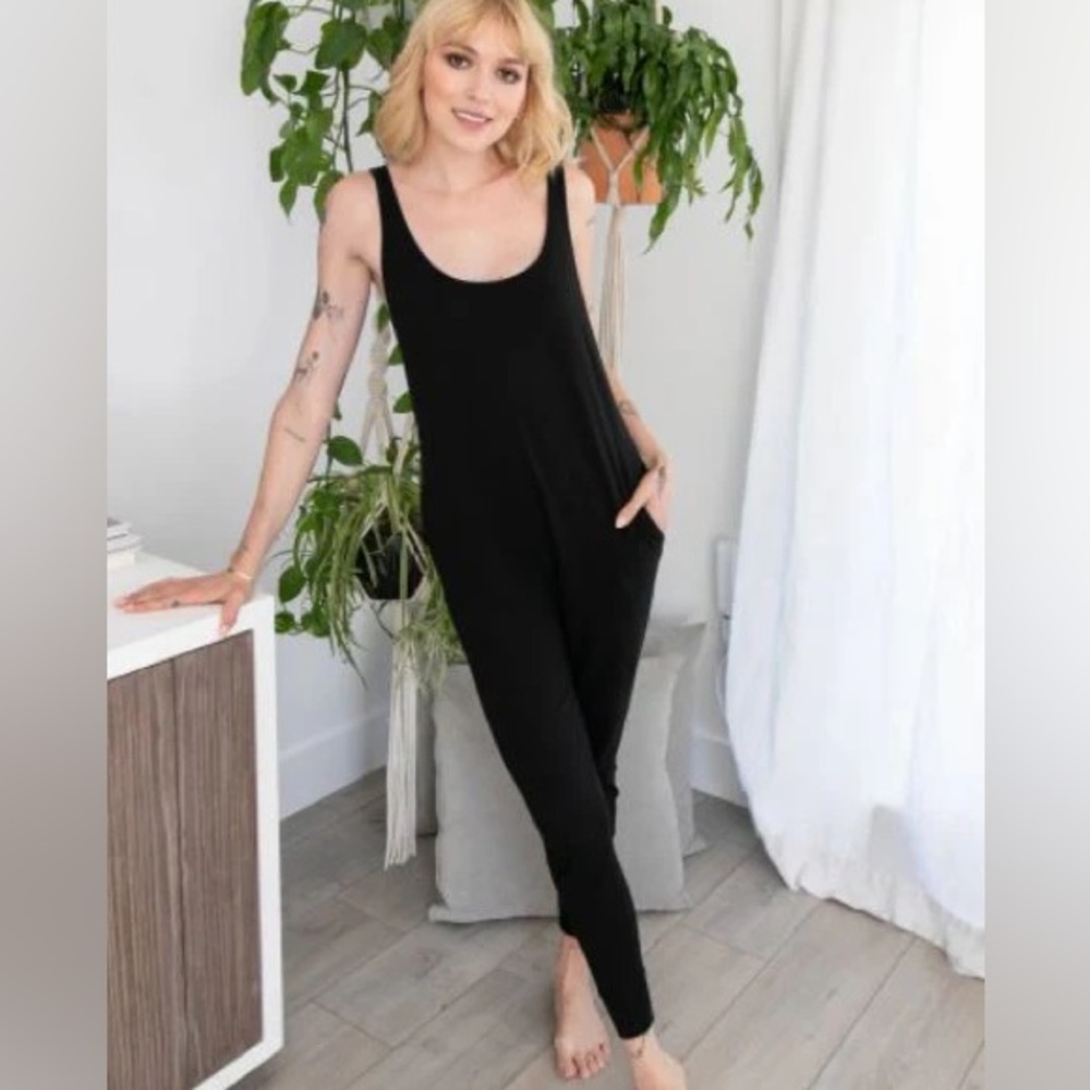 Smash + Tess Tuesday Romper Black Sleeveless Scoop Neck, size XXS